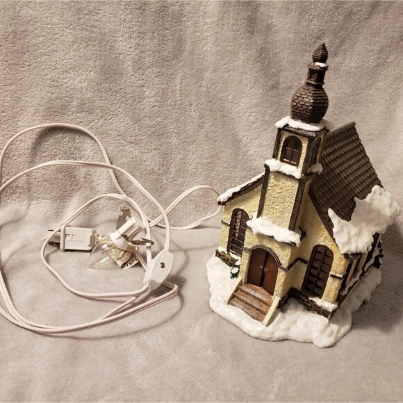 Berta Hummel "Holy Night Chapel" 2003 Hawthorne Village - Picture 11 of 12